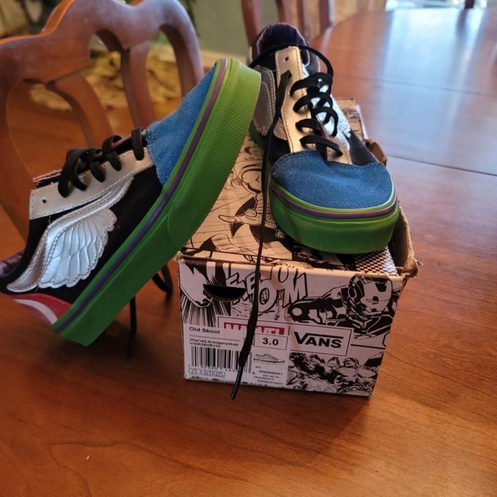 VANS Marvel Old Skool Avengers Shoes